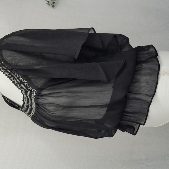 Mudd short sleeve semi sheer flower blouse - Picture 4 of 7